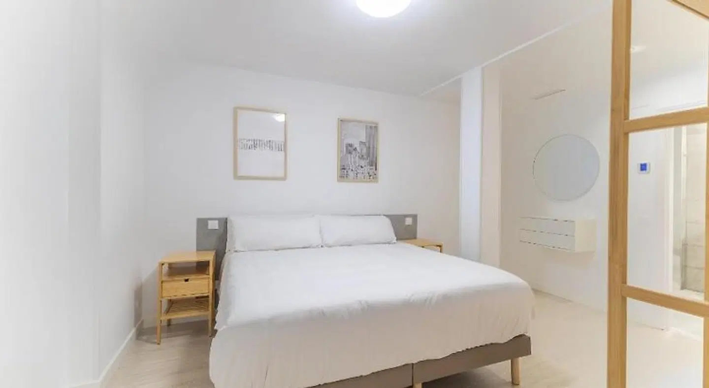 Apartamentos Madrid ROOM_EXAMPLE