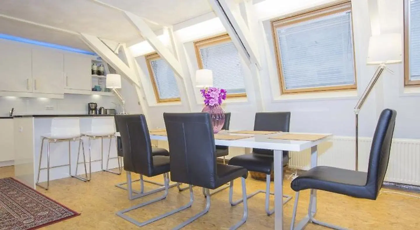Wladimir Studios LOUNGE_LOBBY