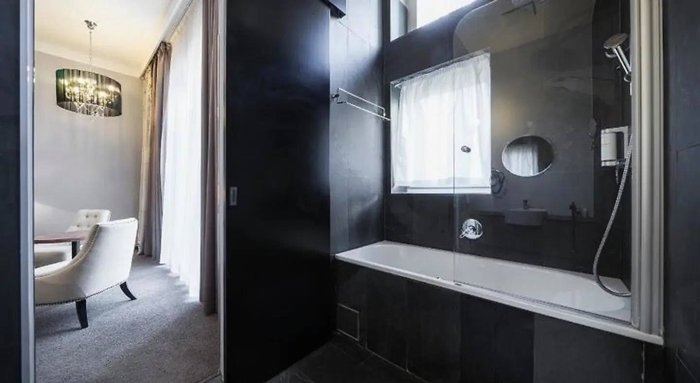 NOIR Badezimmer
