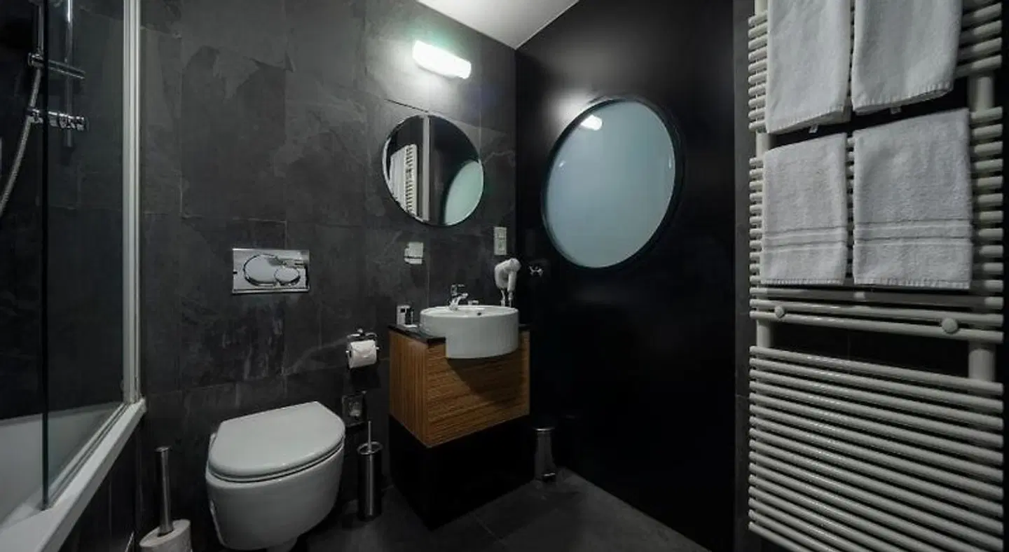 NOIR Badezimmer