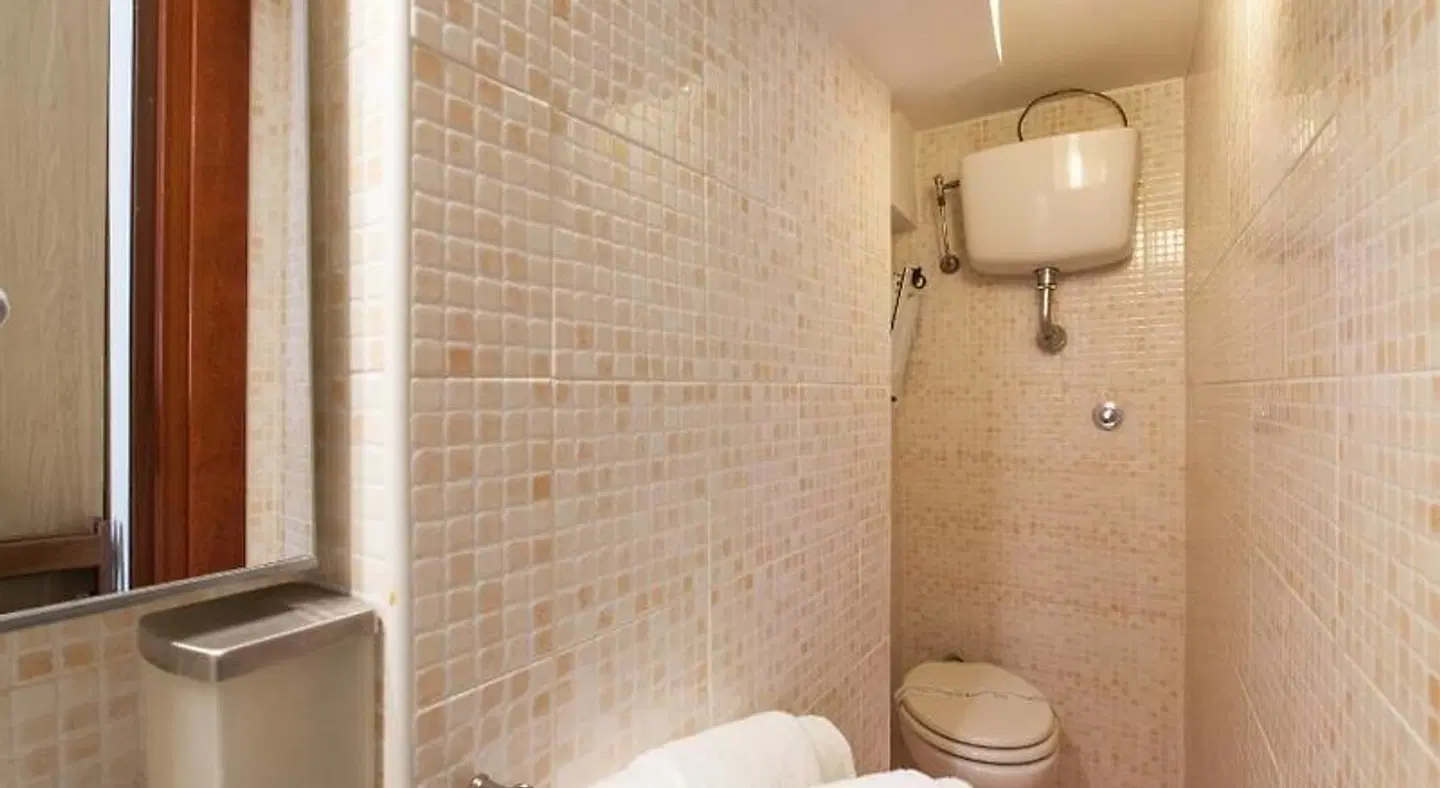 Monti First Badezimmer
