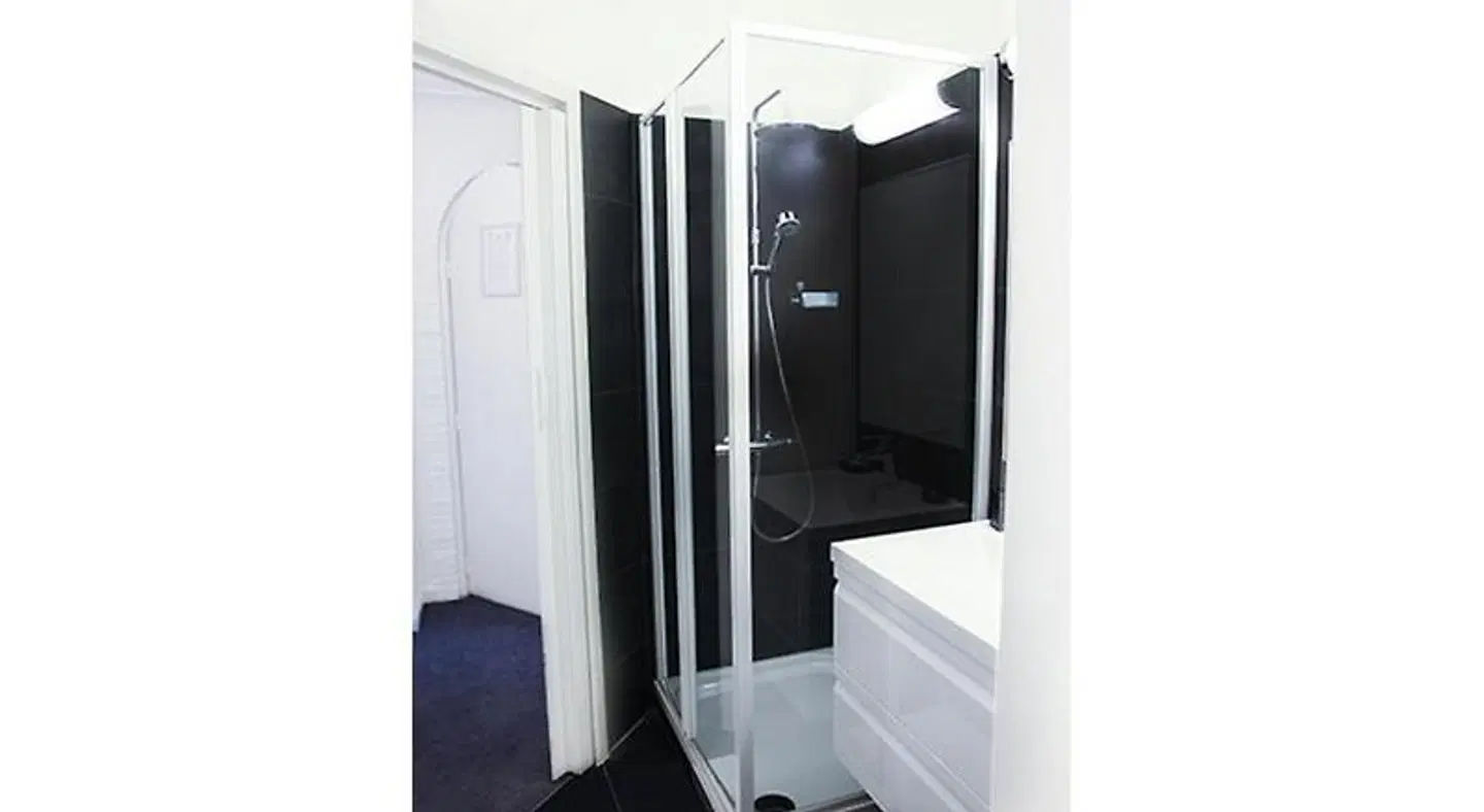 Satellite ROOM_EXAMPLE