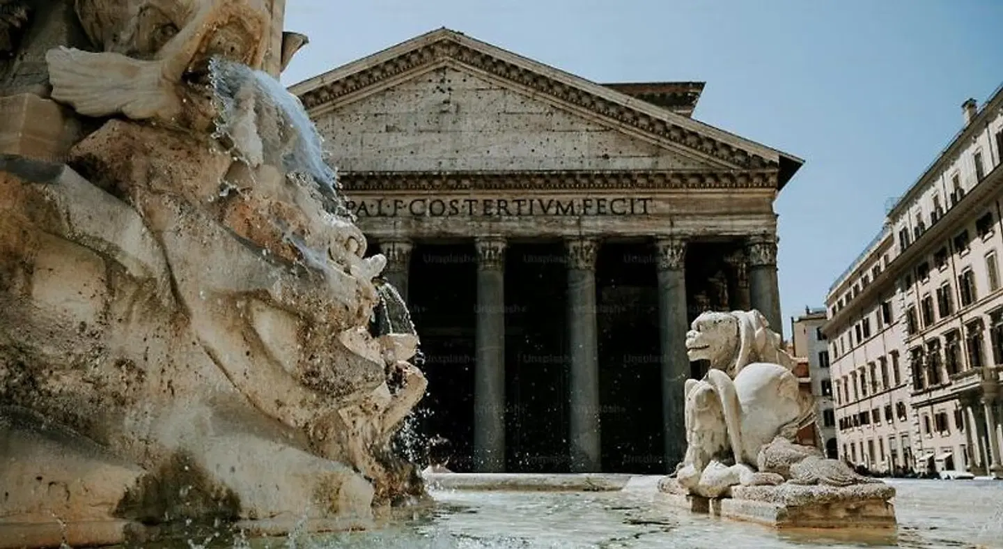 Pantheon Holiday Tiere