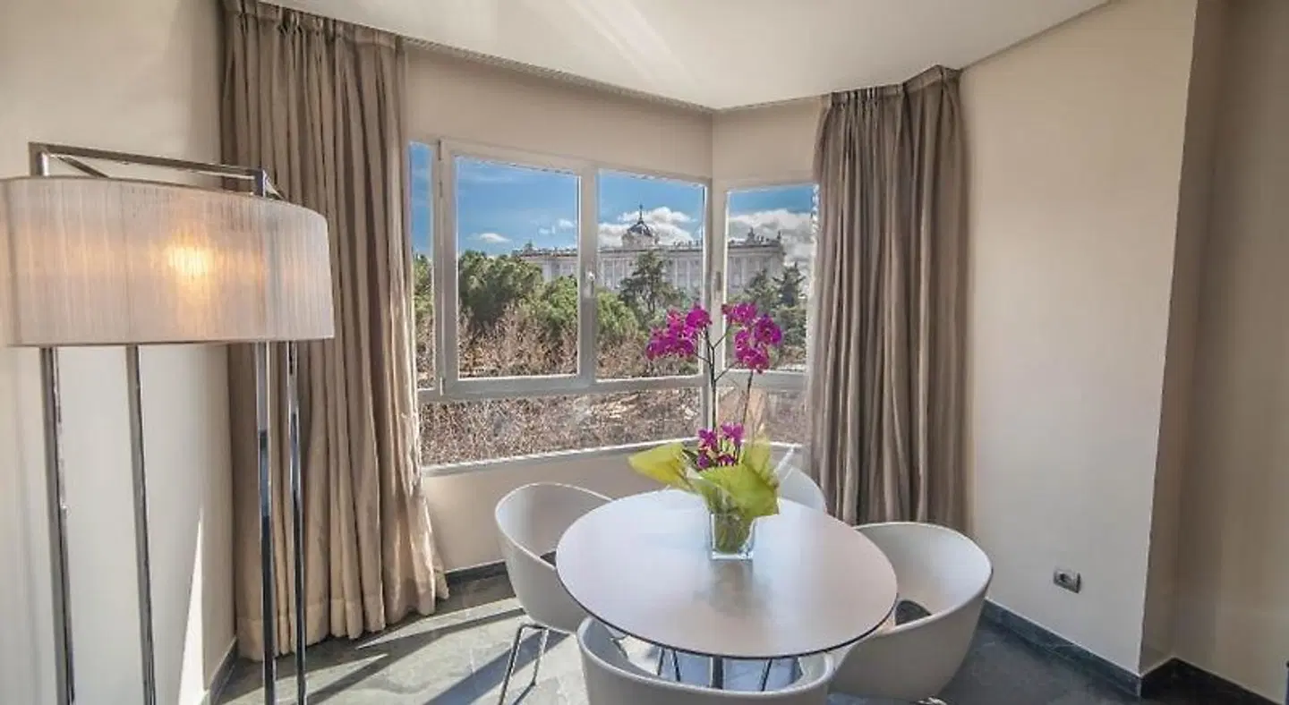 Apartosuites Jardines de Sabatini ROOM_EXAMPLE