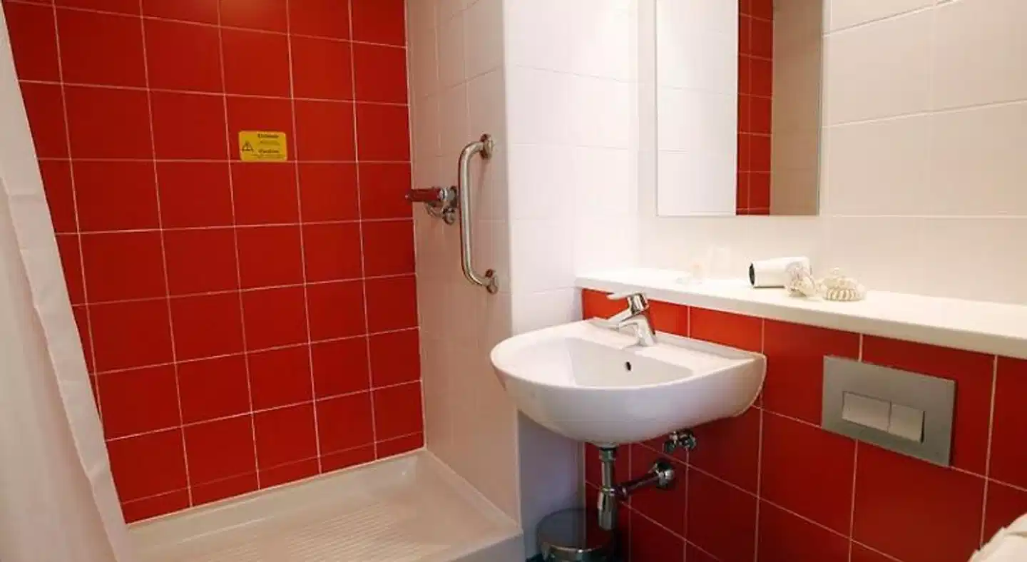 Travelodge Madrid Alcalá Badezimmer