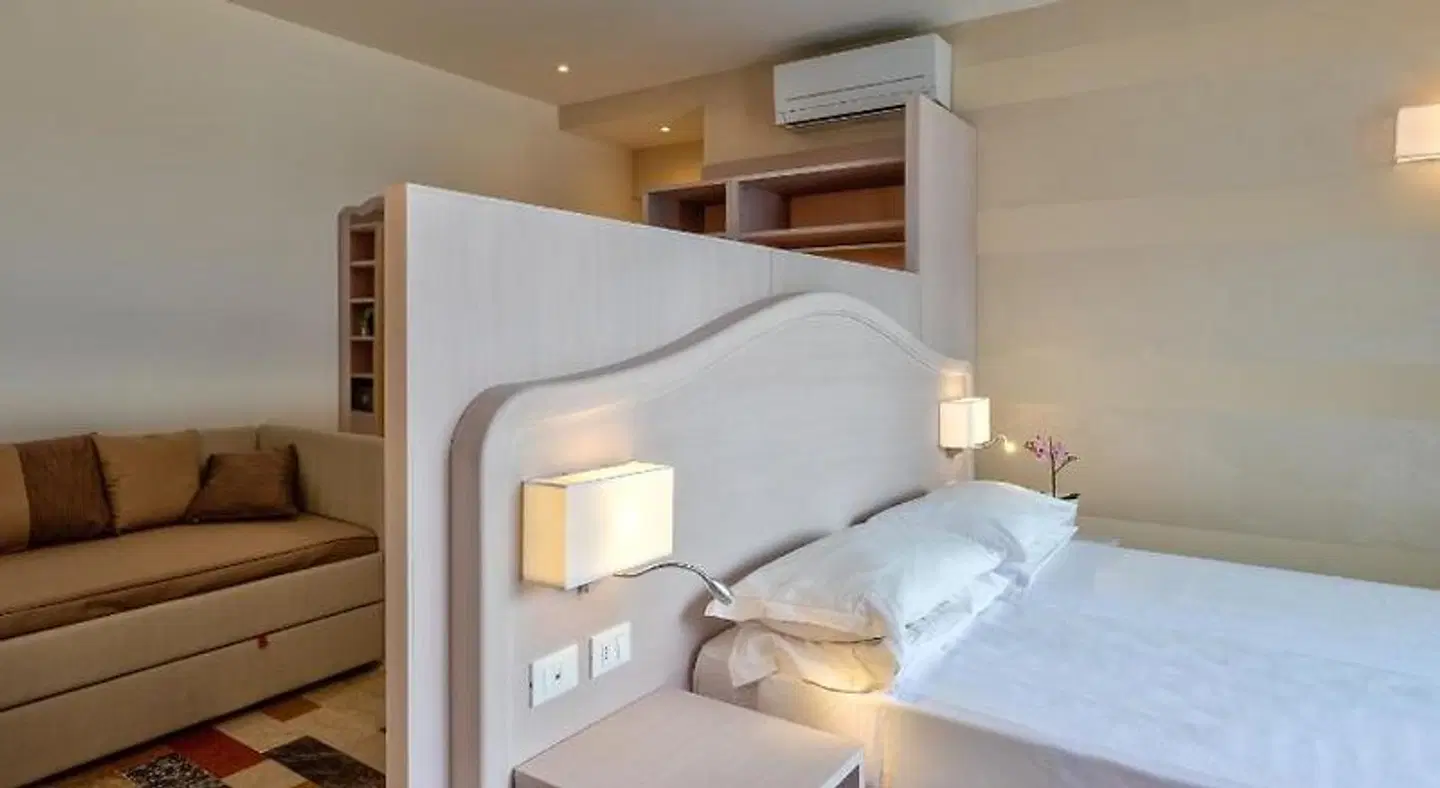 Riviera ROOM_EXAMPLE