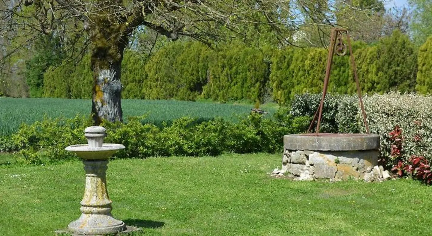 Aux 4 Cornes Garten