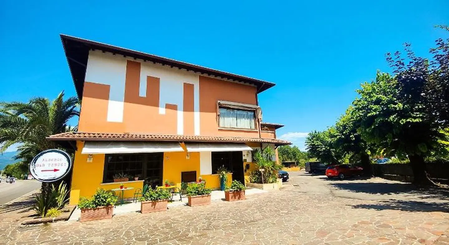 Hotel Tenesi EXTERIOR