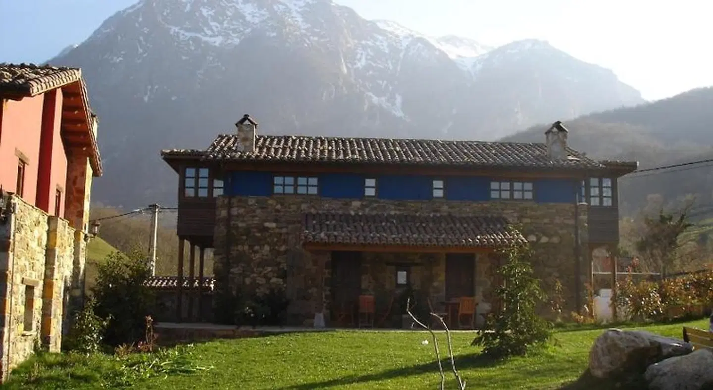 Casas de Aldea Valle de Bueida EXTERIOR