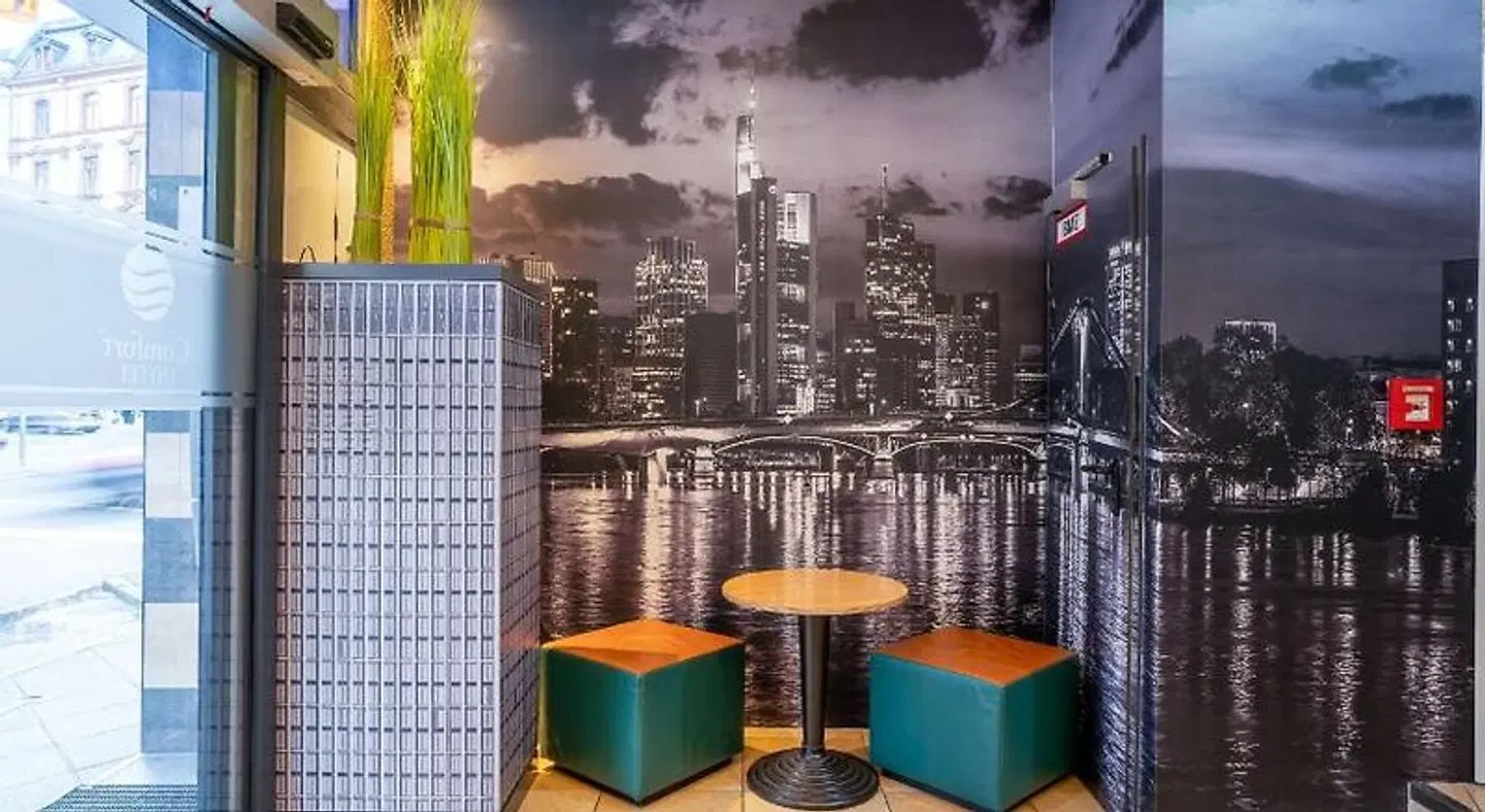 Comfort Hotel Frankfurt Central Station Bar