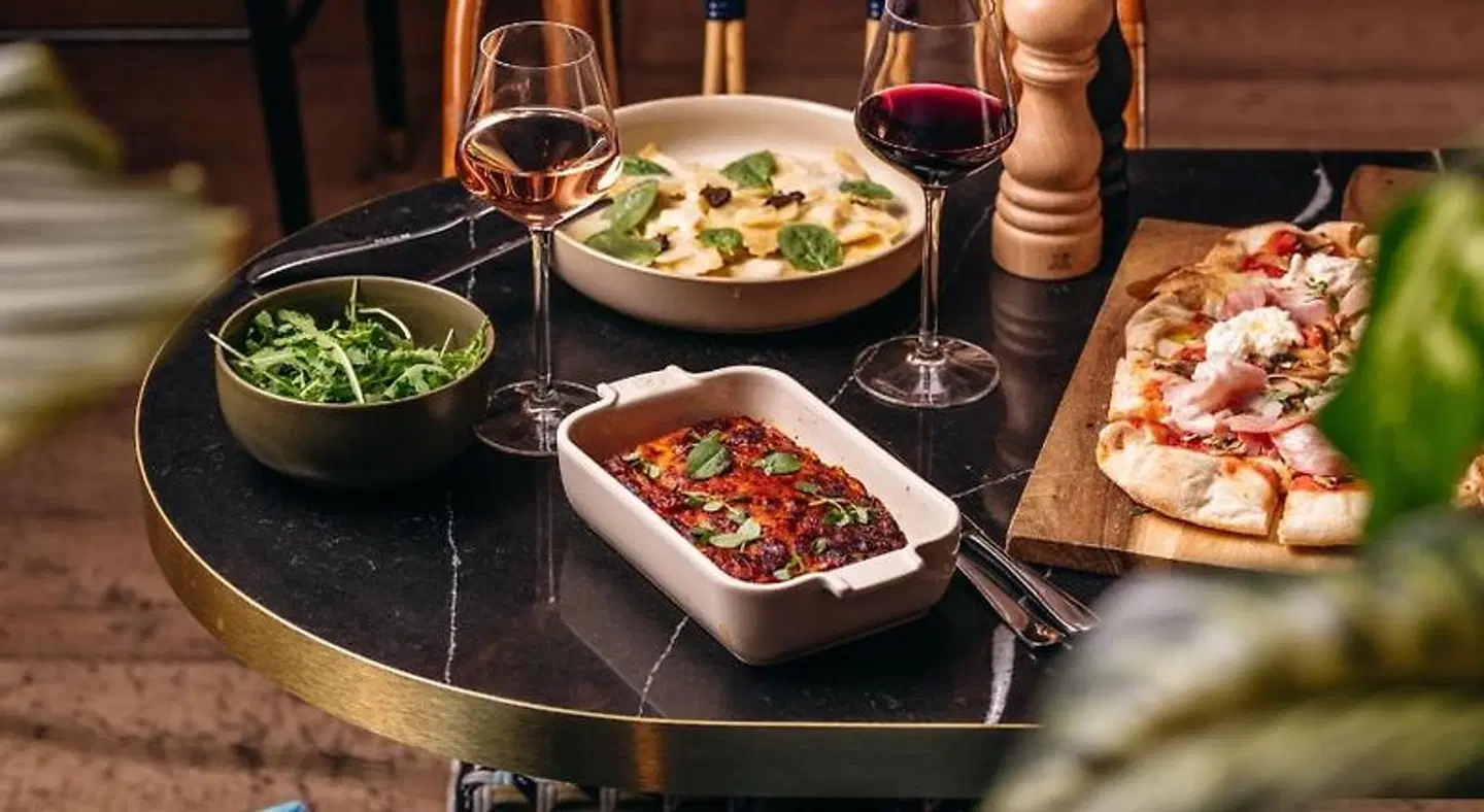 Pley Hotel Restaurant
