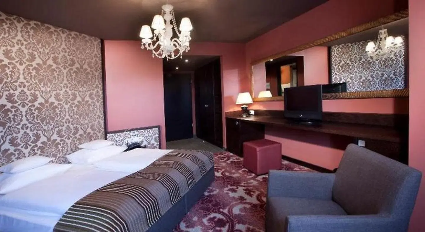 Lindner Nürburgring Motorsport Hotel ROOM_EXAMPLE