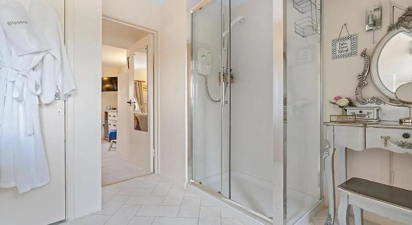 The Guiting Guest House Badezimmer