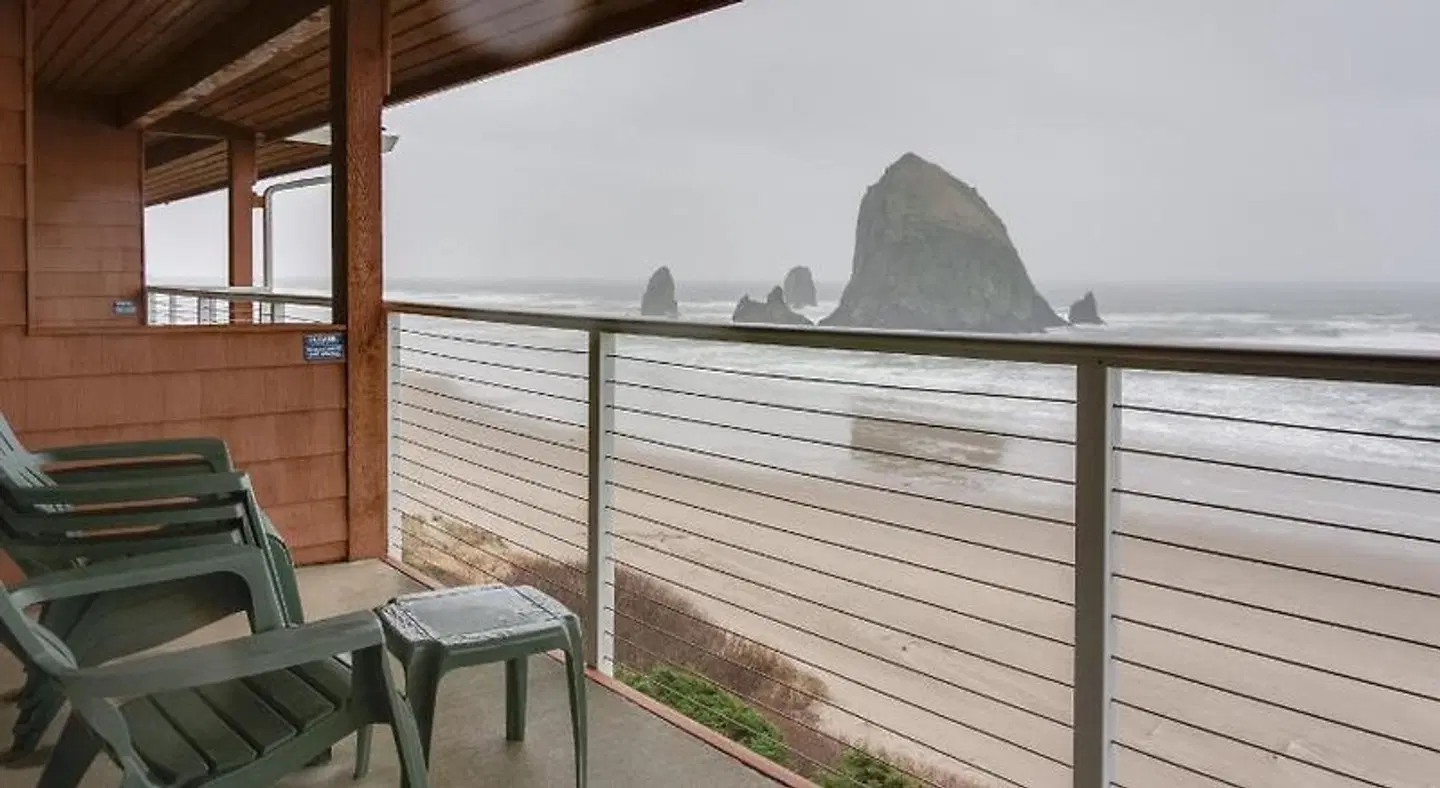 Hallmark Resort in Cannon Beach Terrasse