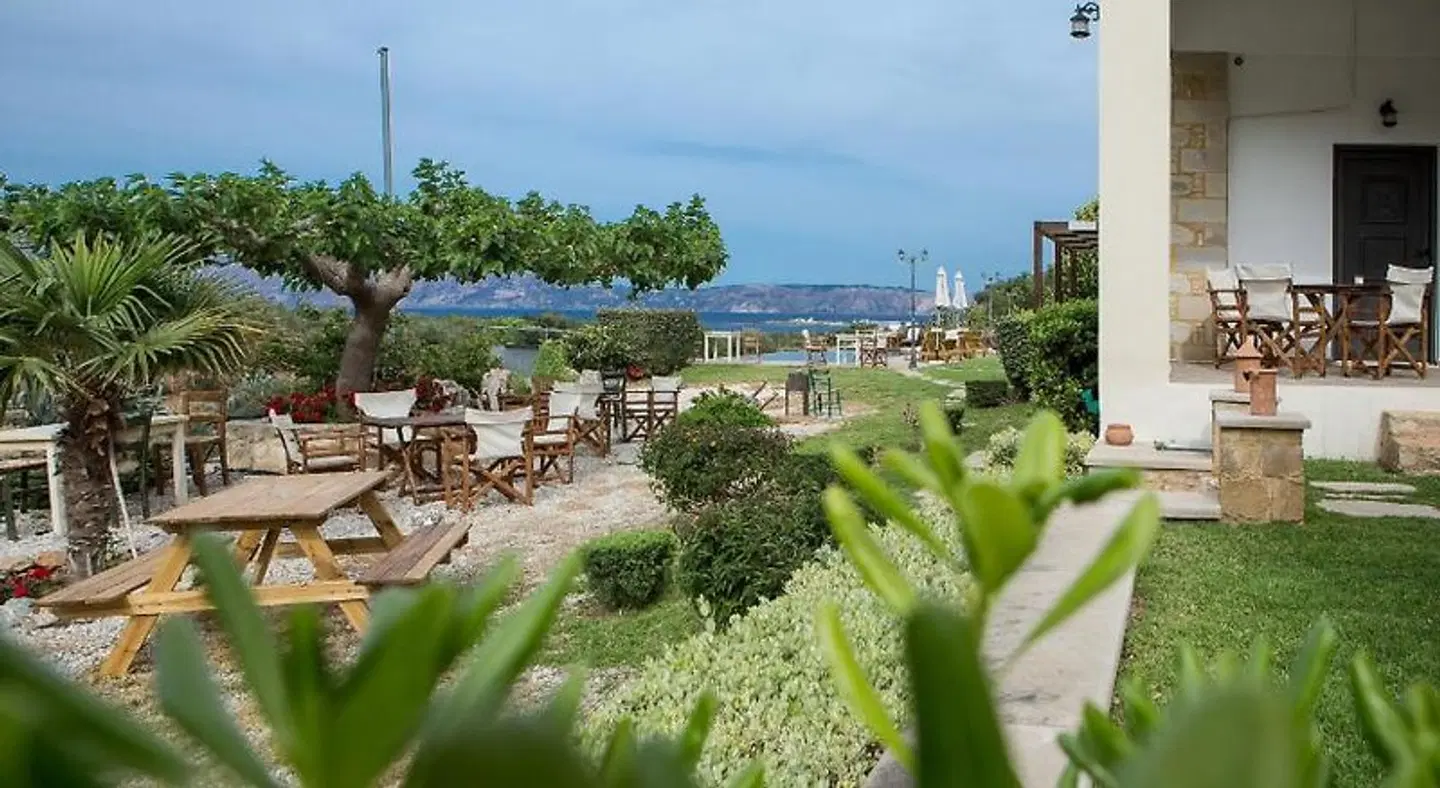 Agarathos Rooms LANDSCAPE