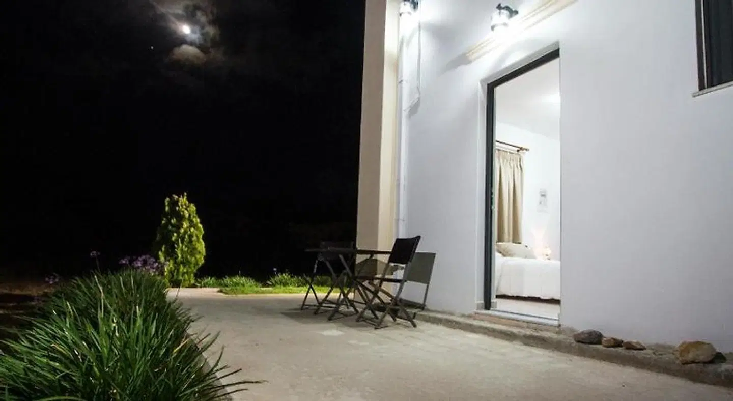 Agarathos Rooms Terrasse