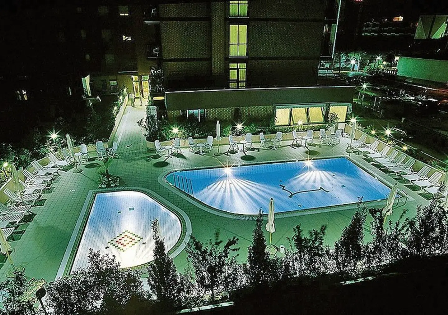 Leonardo Da Vinci OUTDOOR_POOL