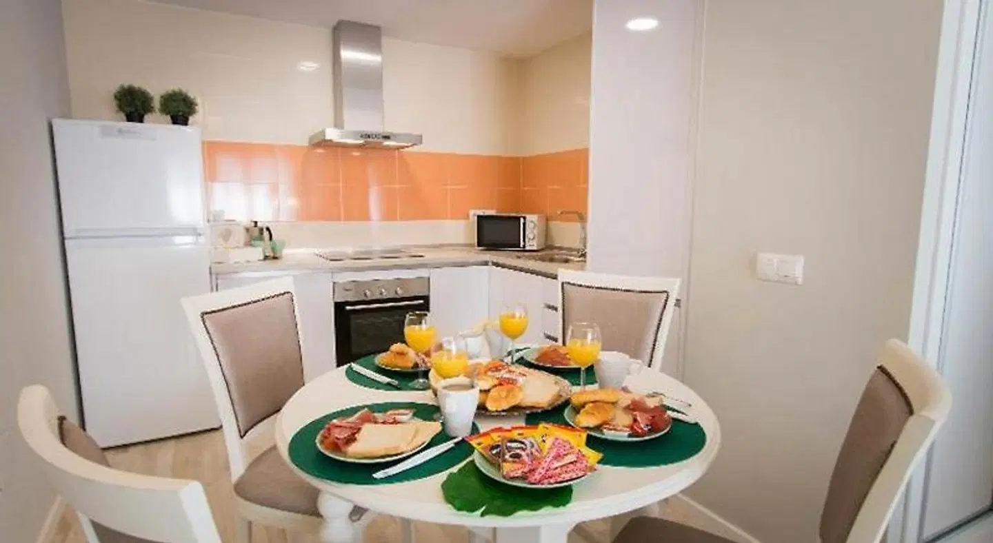 Holidays2Malaga Suites Apartments Restaurant
