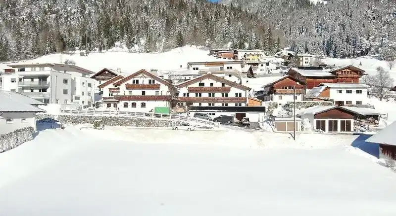 Hohe Burg – Hotelfoto