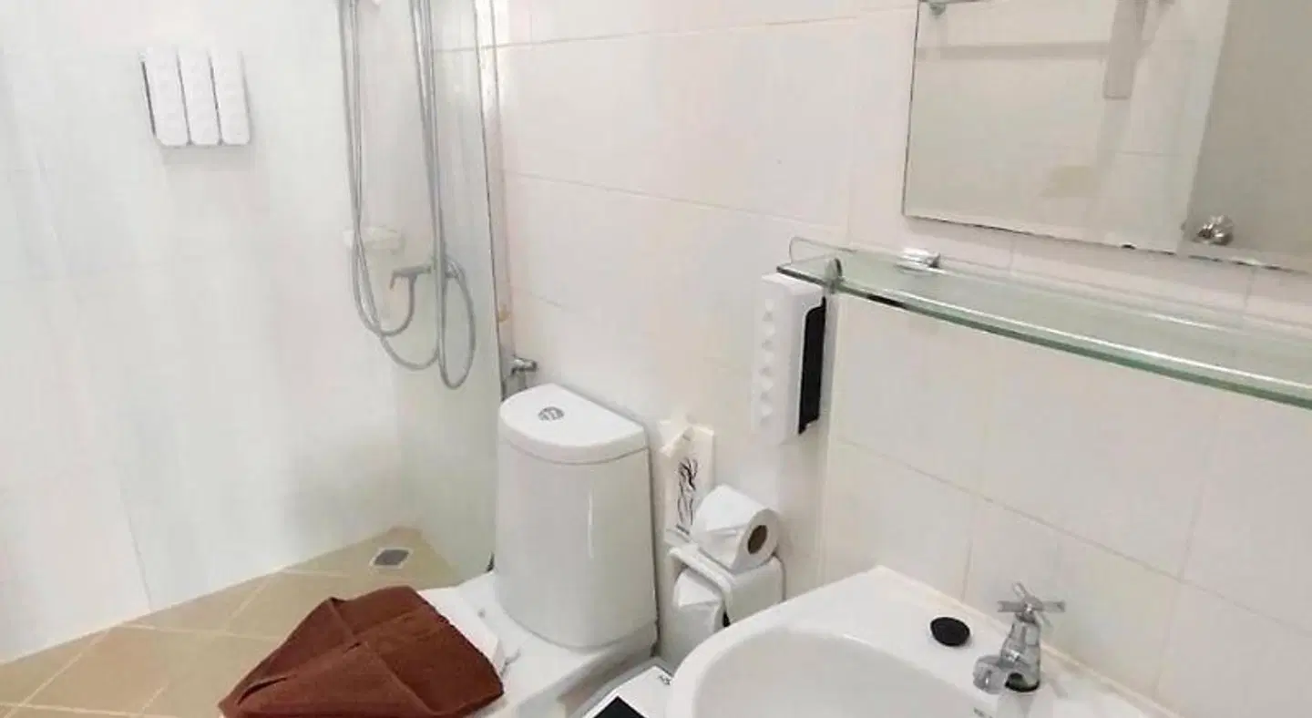 Bann Tawan Hostel & Spa Badezimmer