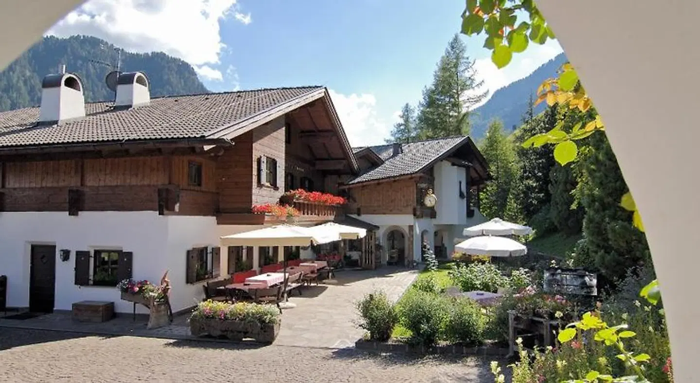 Charmehotel Uhrerhof - Deur EXTERIOR