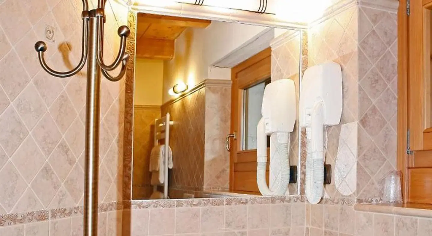 Les Combes Badezimmer