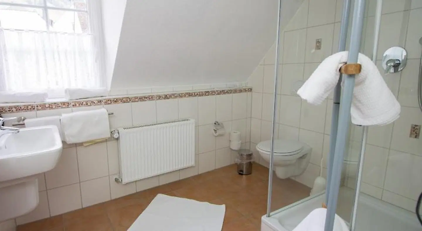 Hotel zur Post - Burg an der Mosel Badezimmer