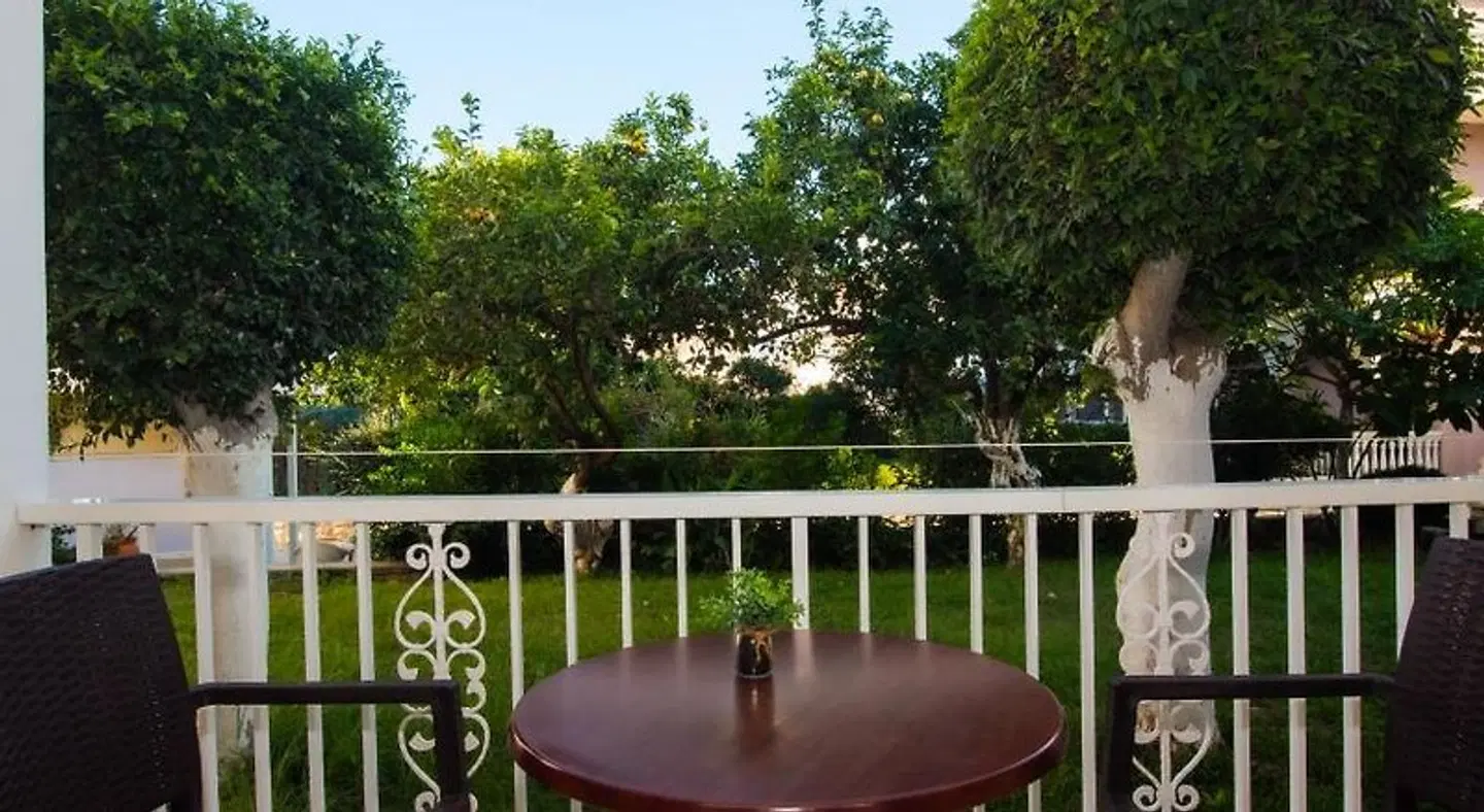Olga Studios Terrasse