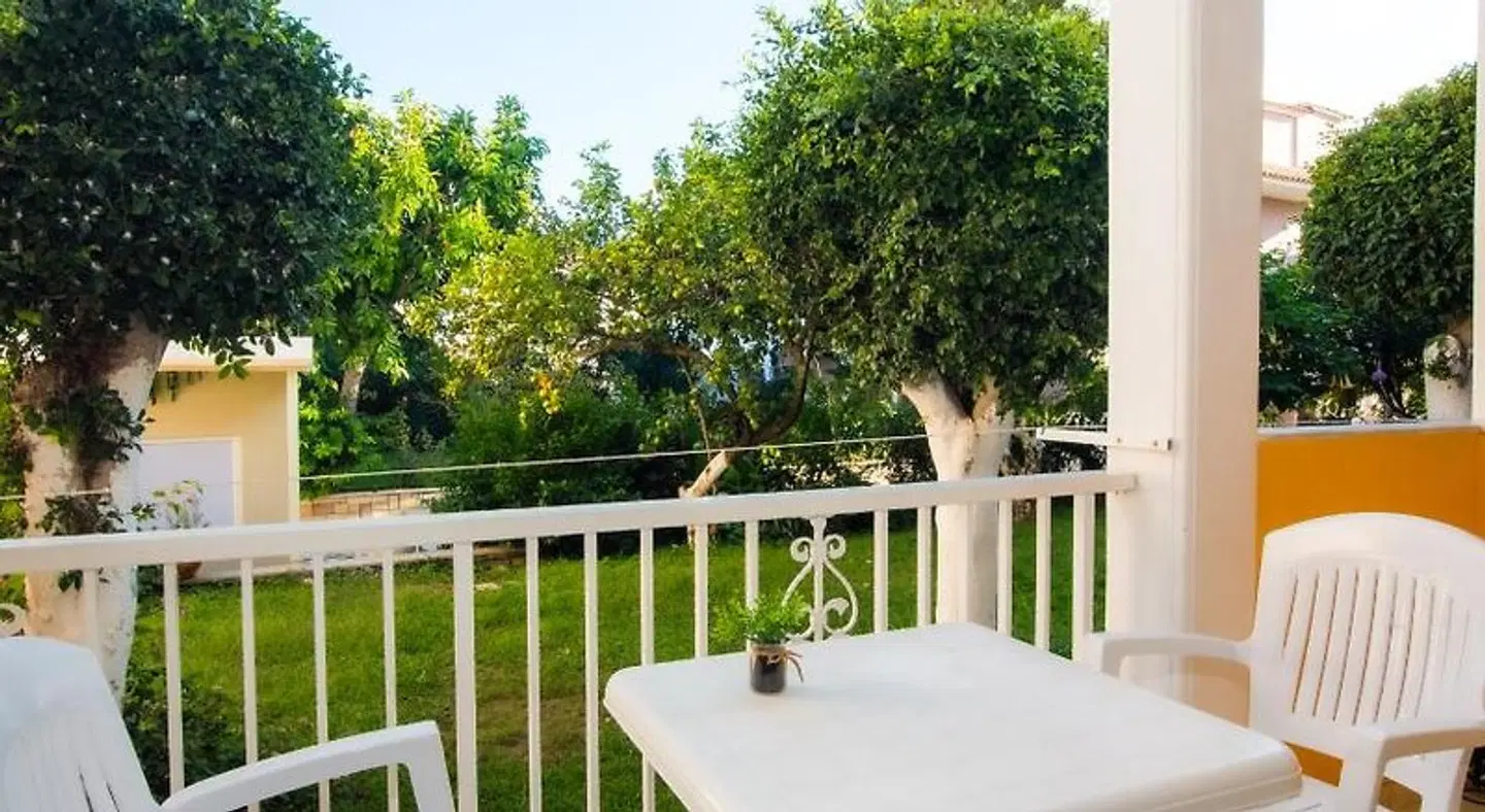 Olga Studios Terrasse