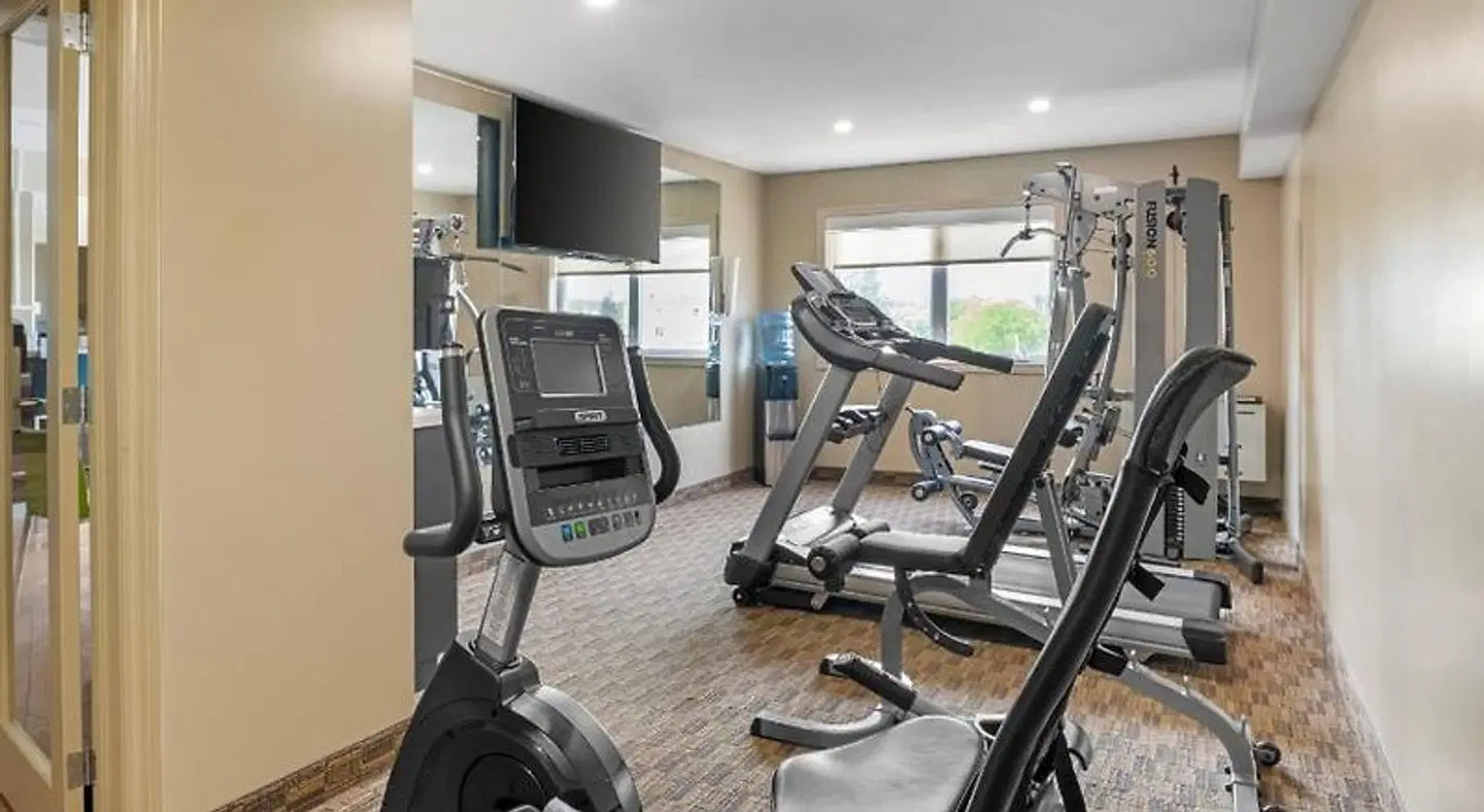 QUALITY INN & SUITES BATHURST E SPORTS_AND_LEISURE