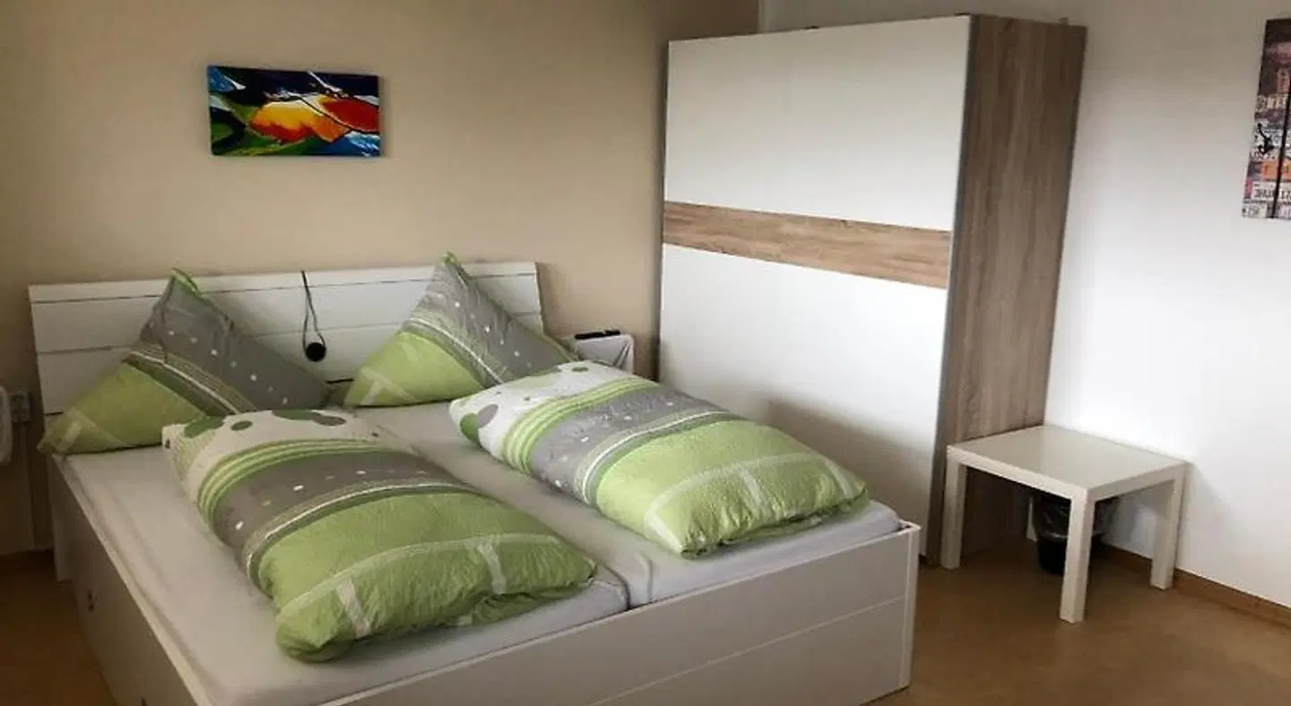 Toff - Toff ROOM_EXAMPLE