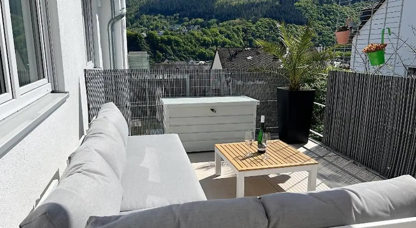Weingut-Aparthotel Olinger Terrasse
