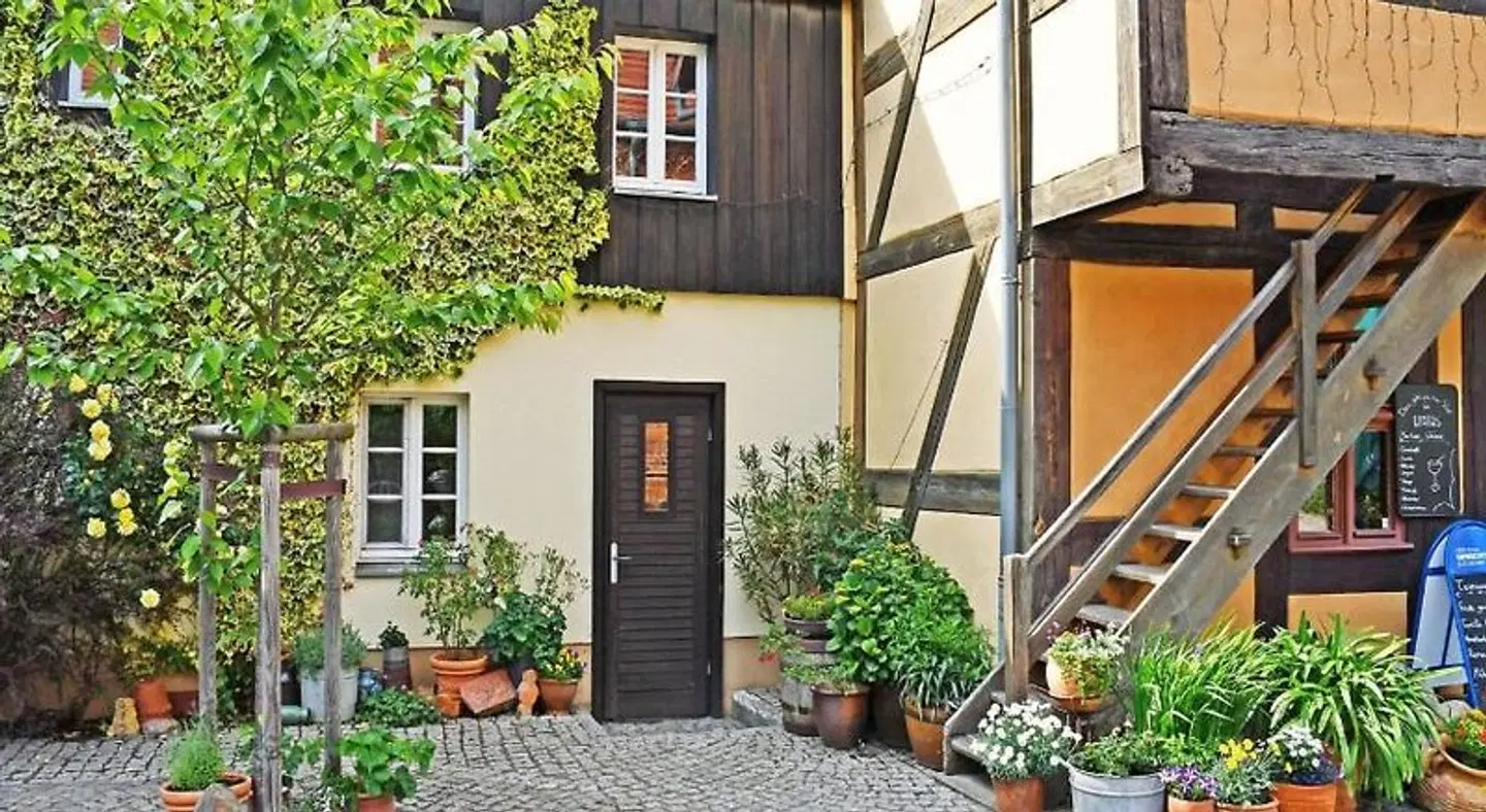 UPHUS-Hotel EXTERIOR