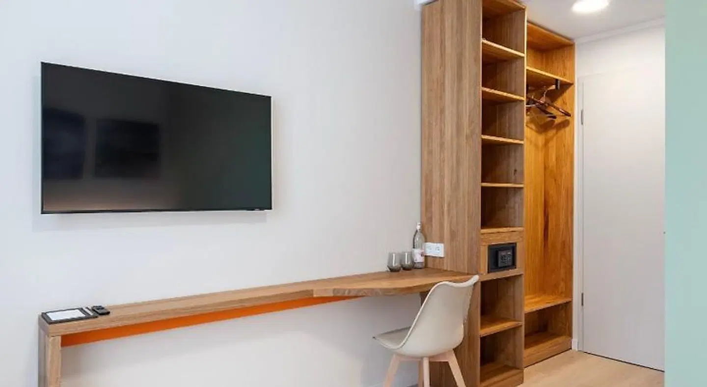 Columbia ROOM_EXAMPLE