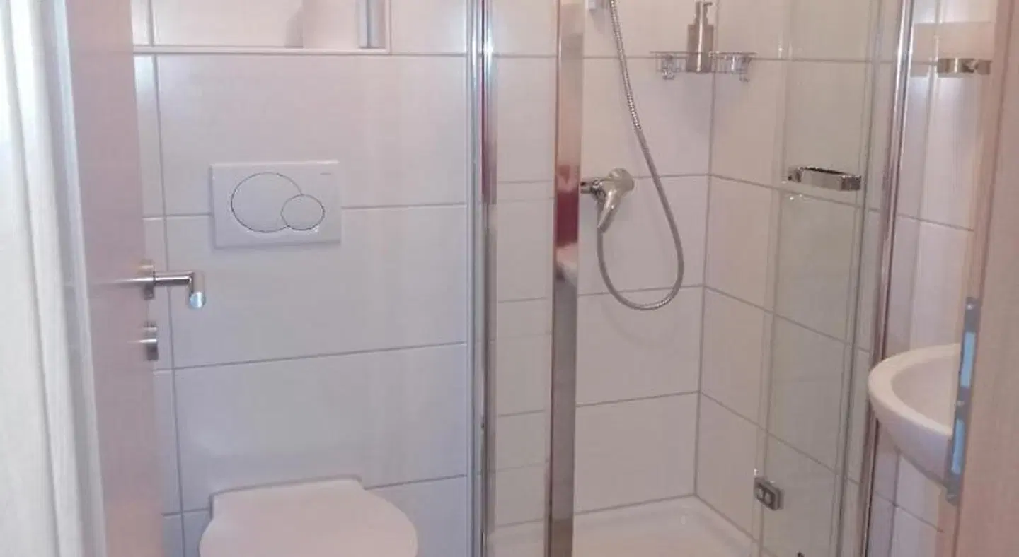 Wilder Mann Badezimmer