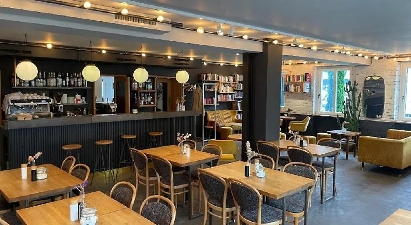 Hotel Tari Bar
