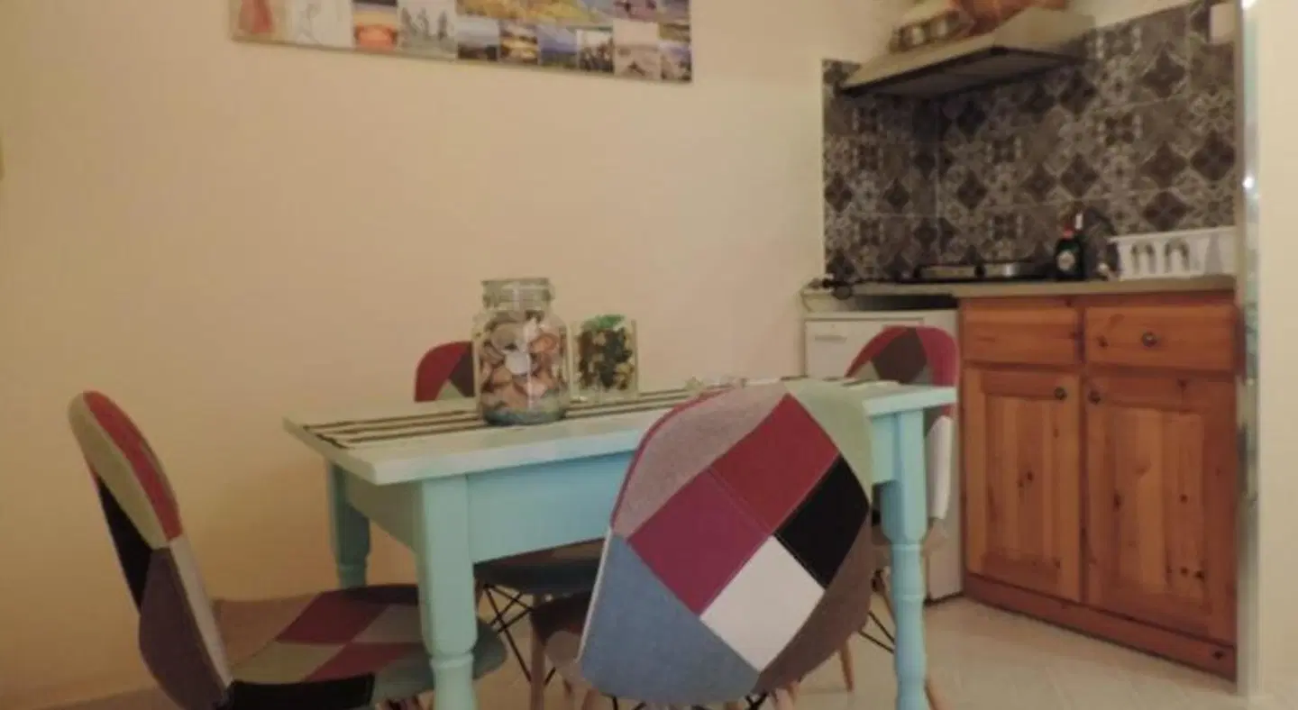 Argyros Studios ROOM_EXAMPLE