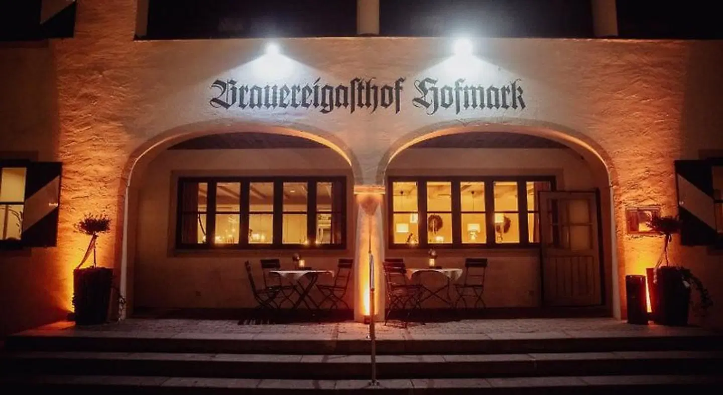 Brauereigasthof Hofmark EXTERIOR