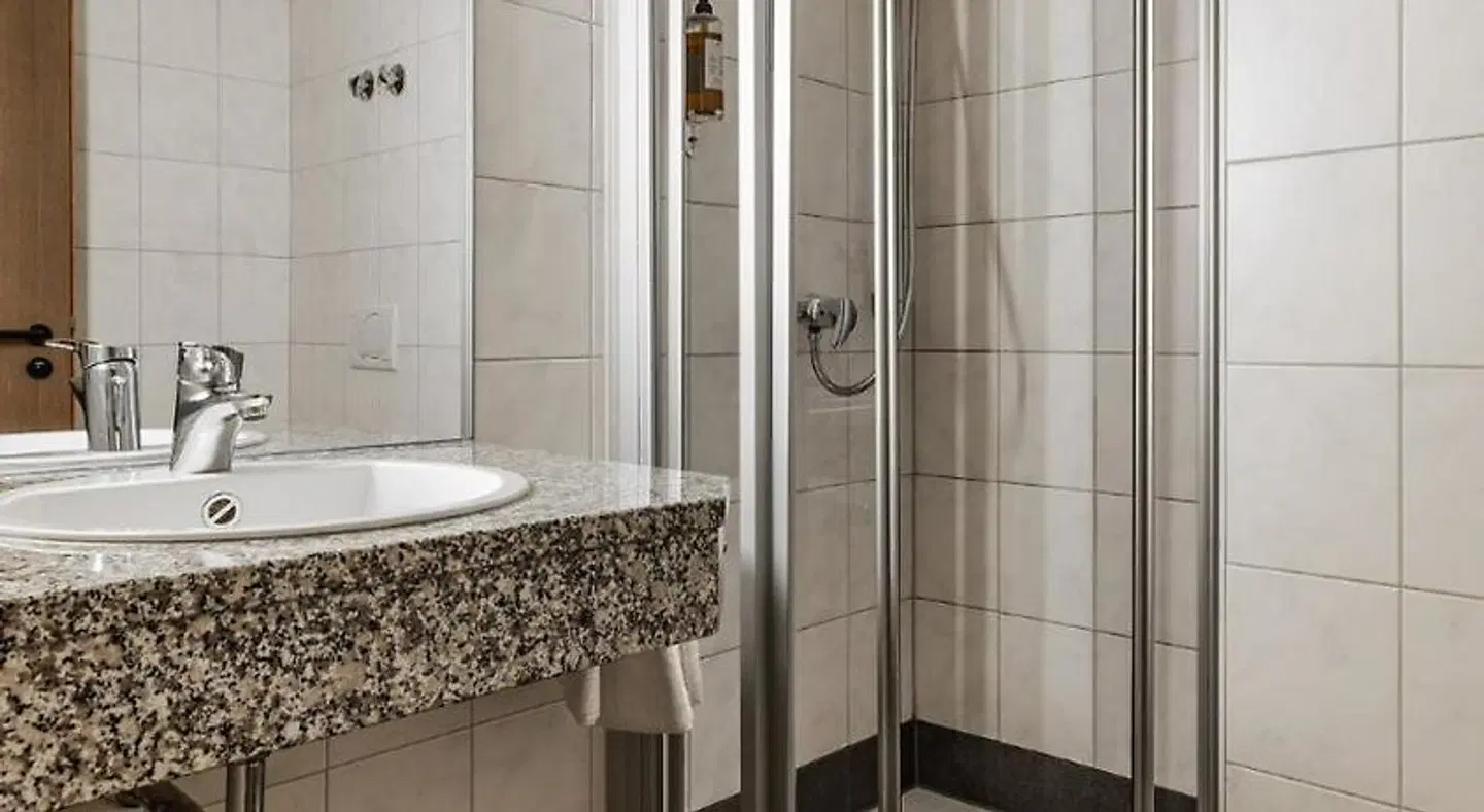 Brauereigasthof Hofmark Badezimmer