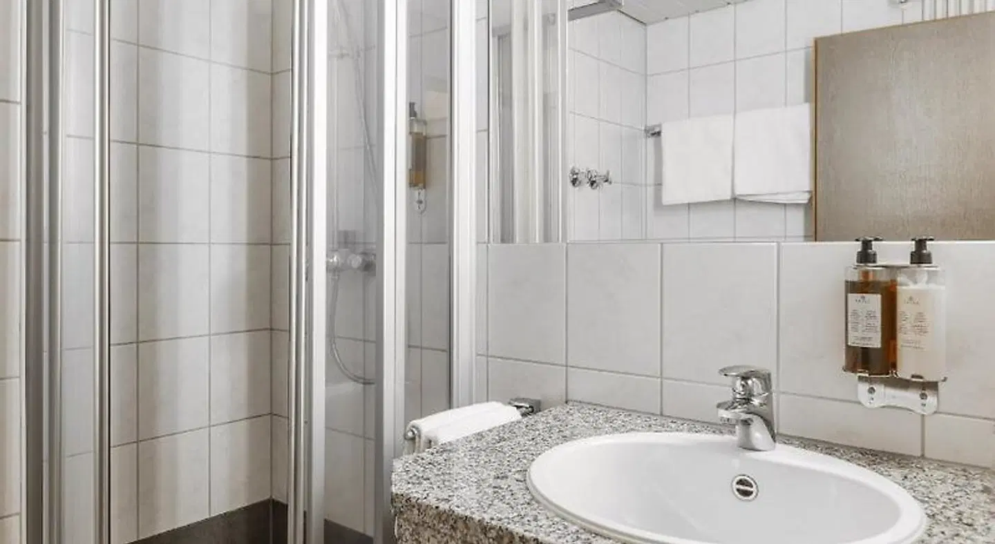 Brauereigasthof Hofmark Badezimmer