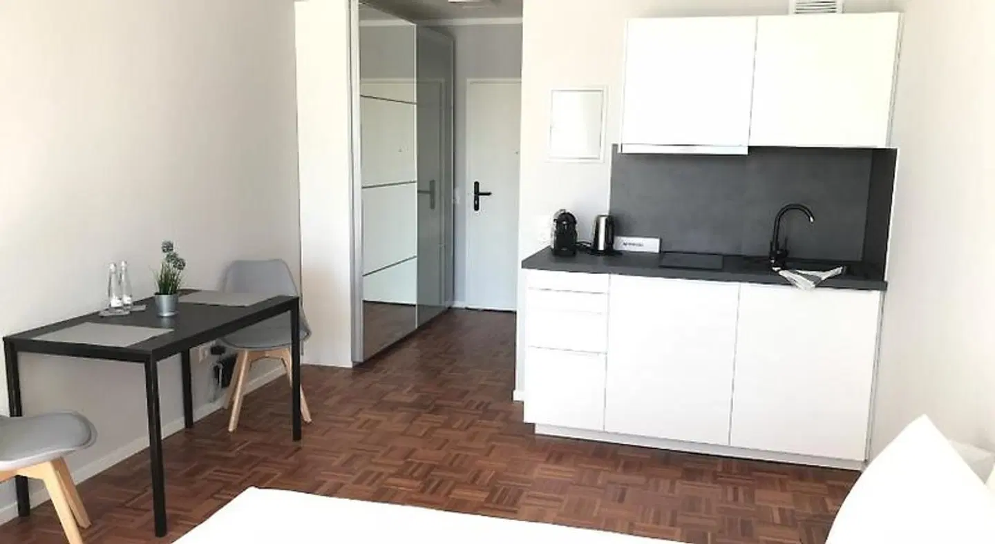 Hometown-Apartments ROOM_EXAMPLE