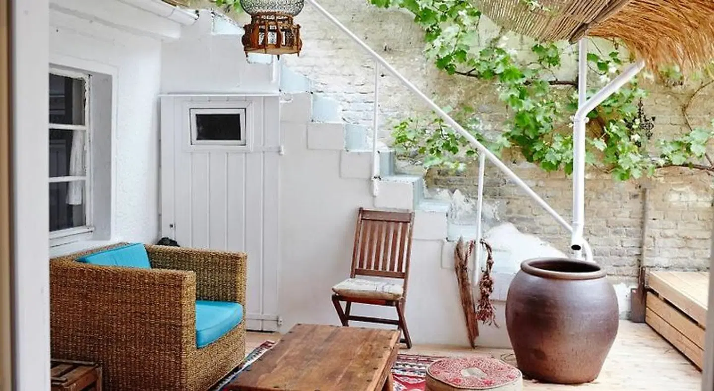 Liegen;schaft Terrasse