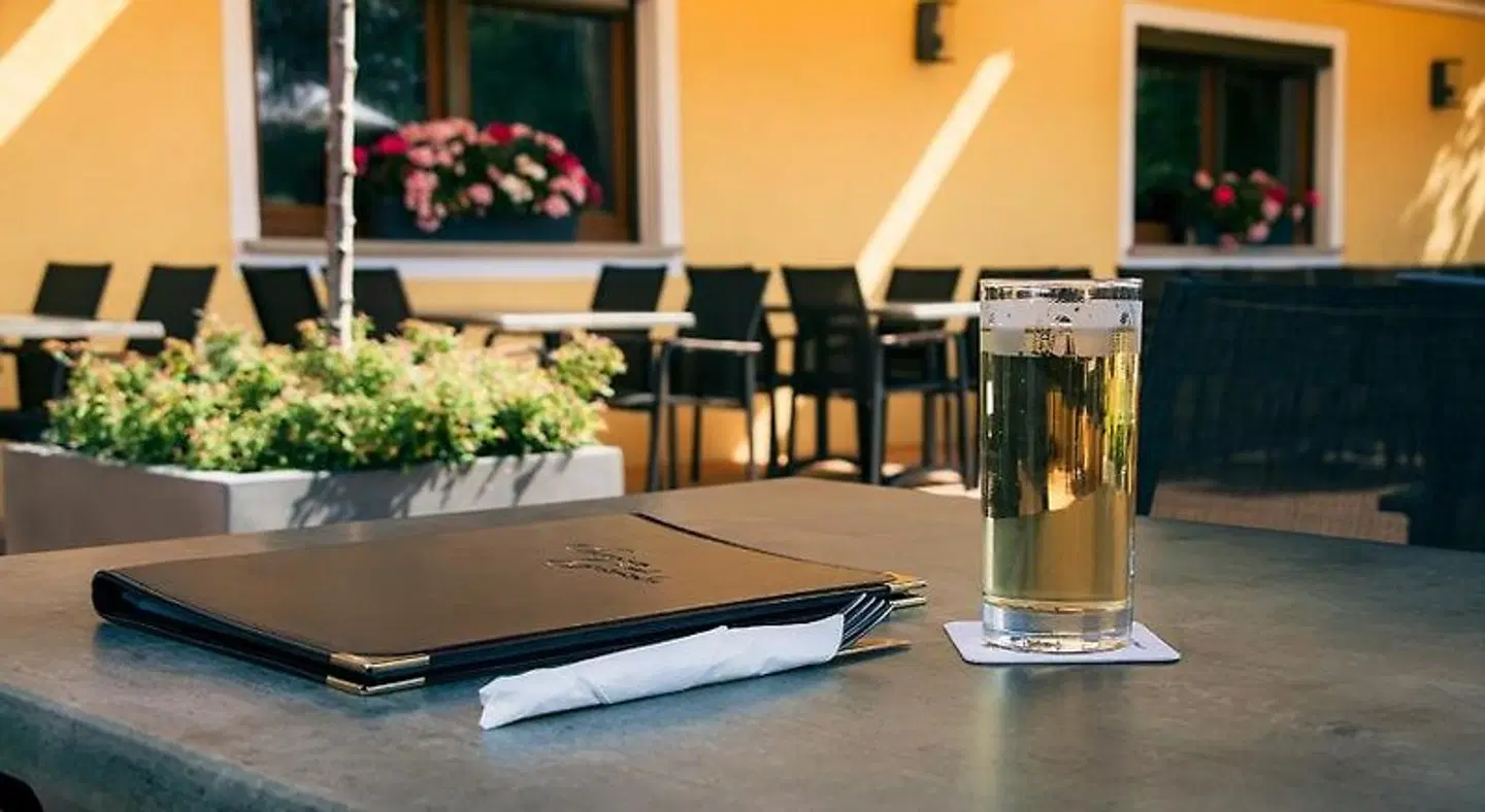 Spitzenpfeil LOUNGE_LOBBY