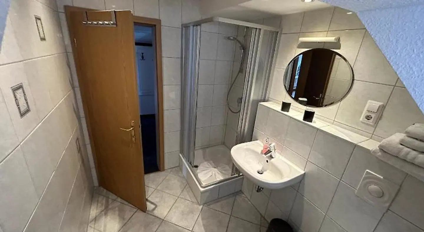 Ratskeller Waren Badezimmer