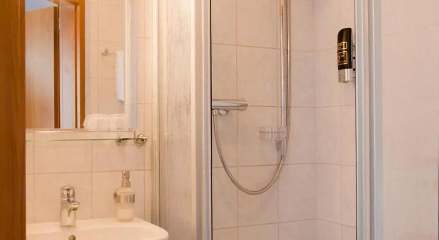 Zur Kurve Badezimmer