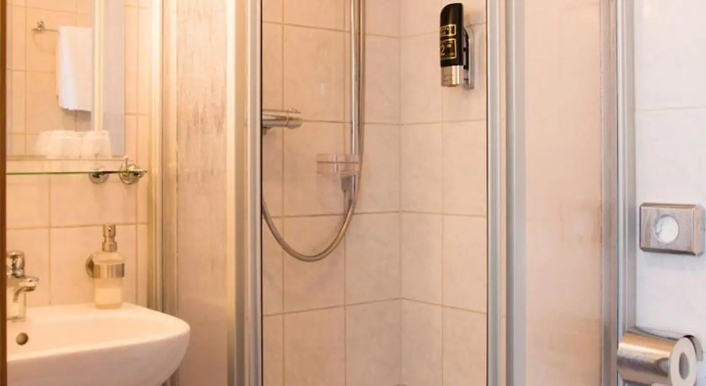 Zur Kurve Badezimmer