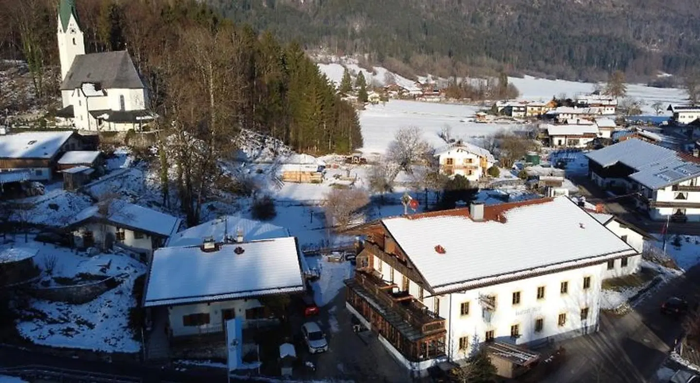 Rait'ner Wirt EXTERIOR
