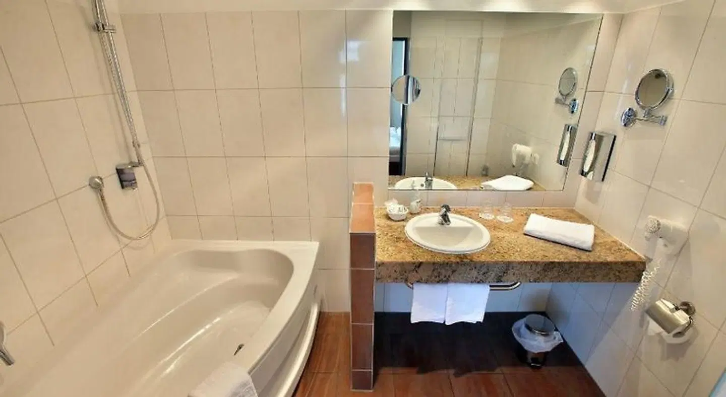 Hotel Wiehen-Therme Badezimmer