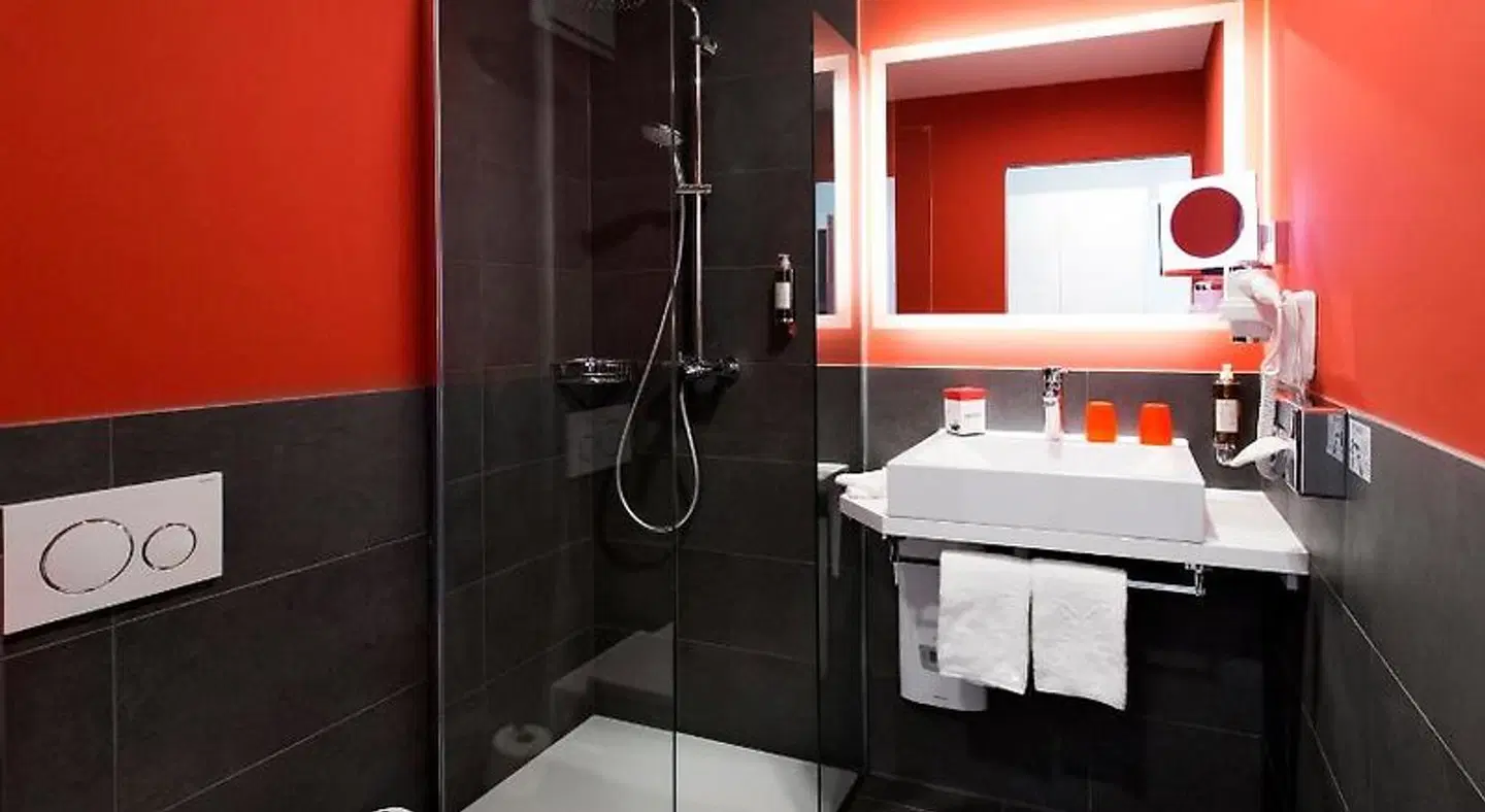 DORMERO Hotel Roth Badezimmer