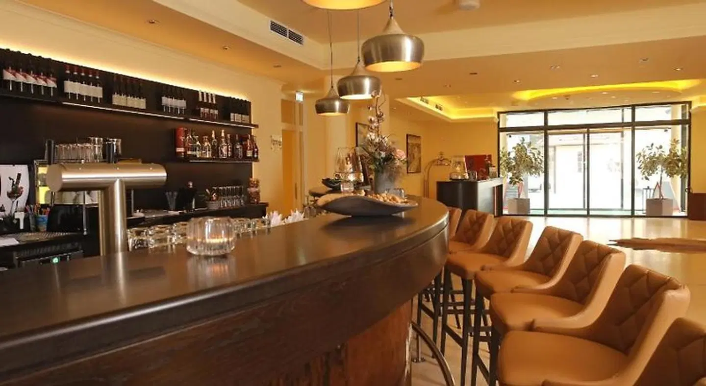 Farmer Hotel Basedow Bar